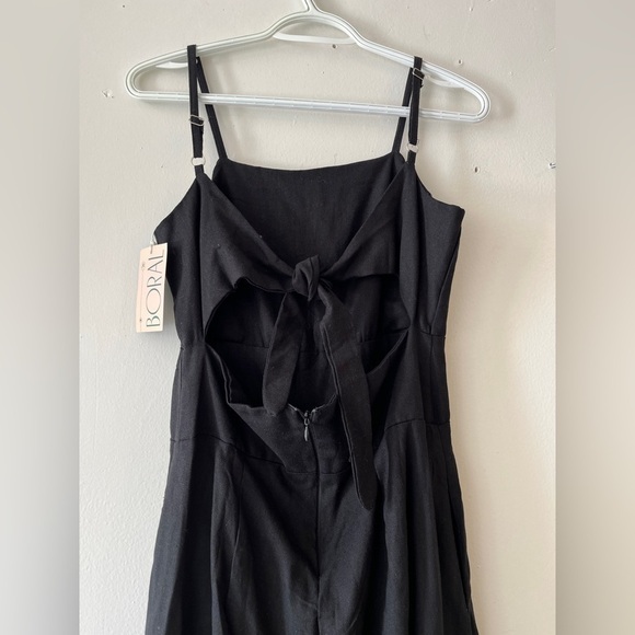 Boral Spaghetti Strap Tied Back Seam Waist Wide Leg Black Jumpsuit Sz Small NWT - Picture 4 of 11
